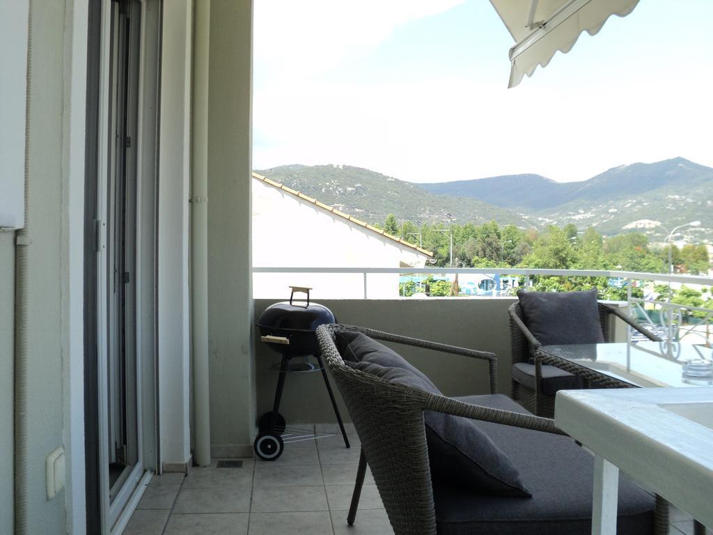 Serenada Apartment Nea Iraklitsa ภายนอก รูปภาพ