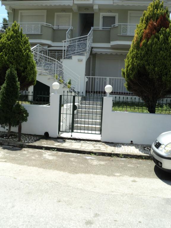 Serenada Apartment Nea Iraklitsa ภายนอก รูปภาพ